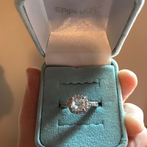Diamonique Epiphany ring size 7 never worn